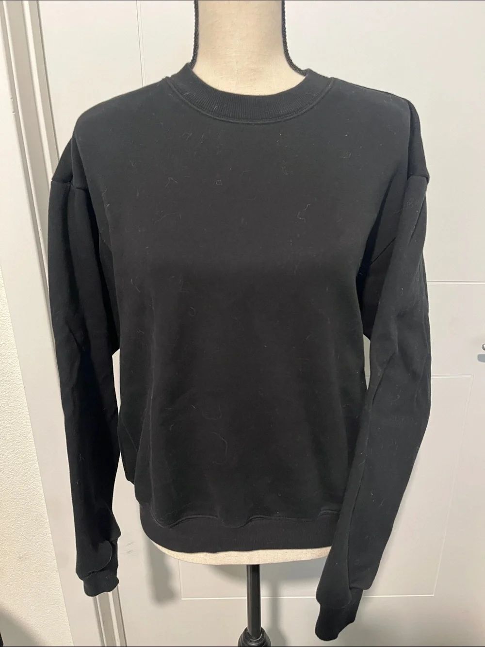 Skims Classic Black Crewneck Cropped Sweatshirt Athleisure Athletic Loungewear